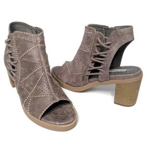 Not Rated Tracy Block Heel Sandal Taupe Si…